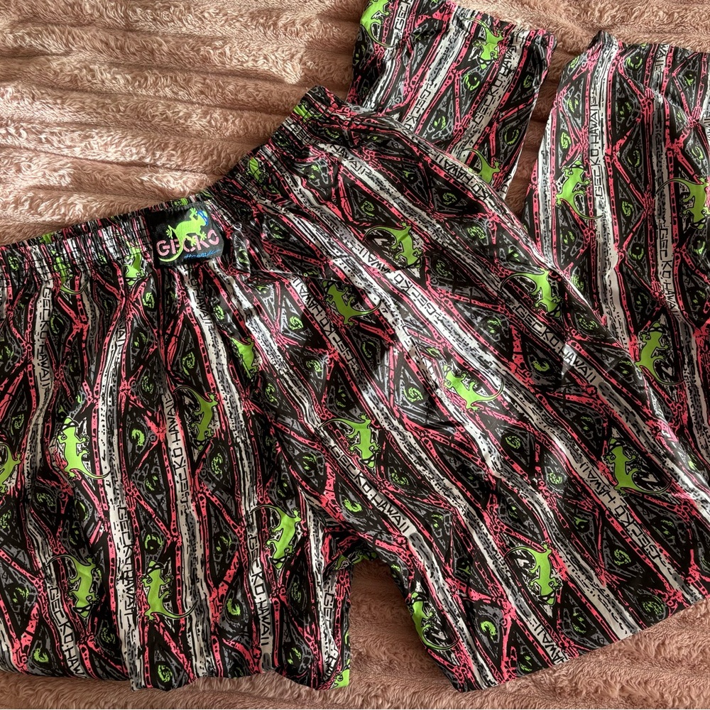 Vintage style Gecko Hawaii all over print nylon pants